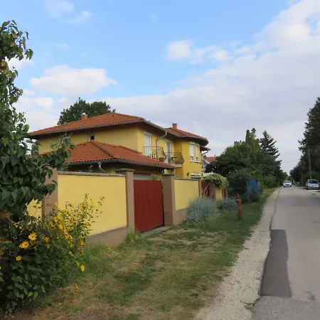 Apartman In Siofok/balaton 20047 *