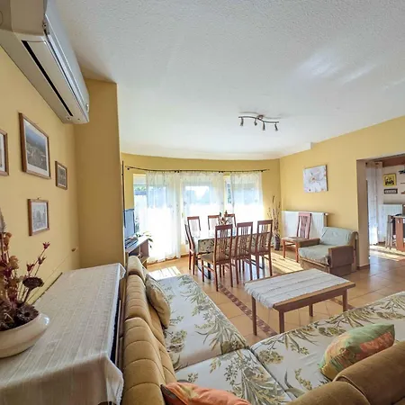 Apartmán In - Balaton 20047 *