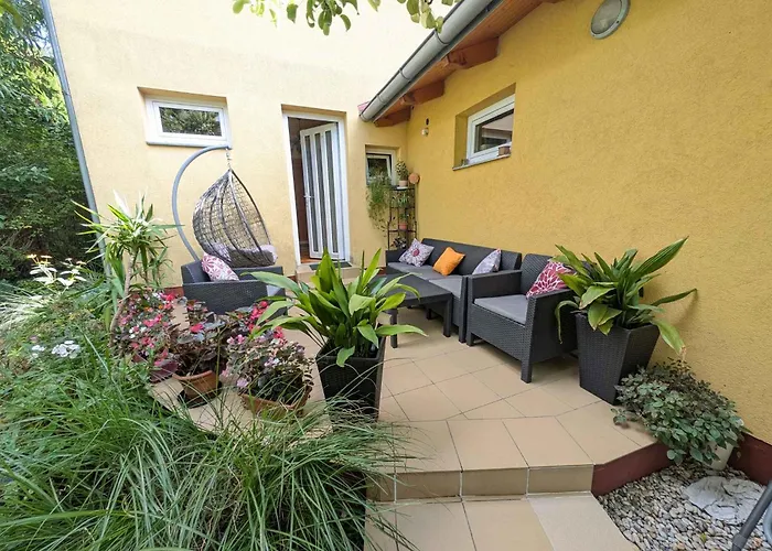 In - Balaton 20047 Siófok