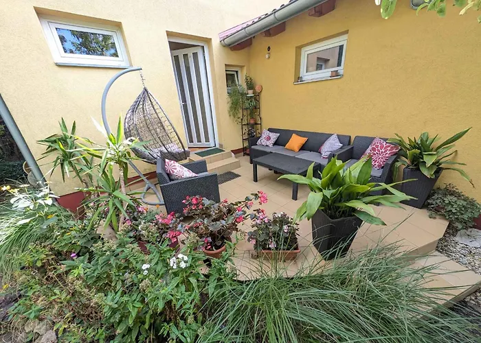 In - Balaton 20047 Siófok